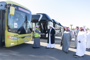 وكيل الجامعة للتنمية والاستثمار يتفقد جاهزية خطوط النقل خلال فترة الاختبارات النهائية للفصل الاول