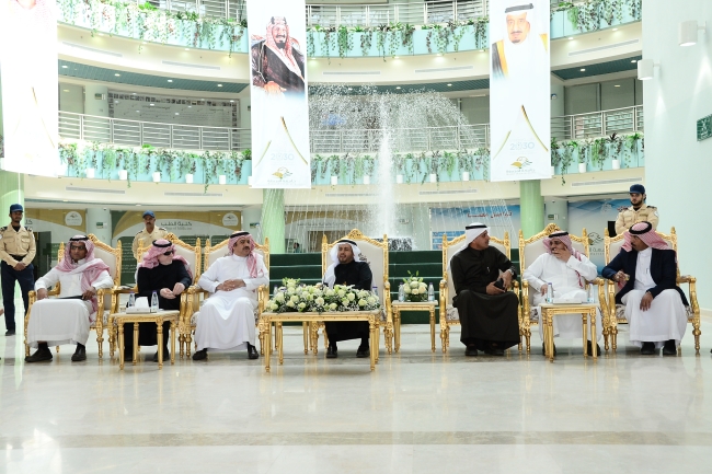 الجامعة تستضيف وفداً من أعضاء ملتقى إعلاميي منطقة الرياض 