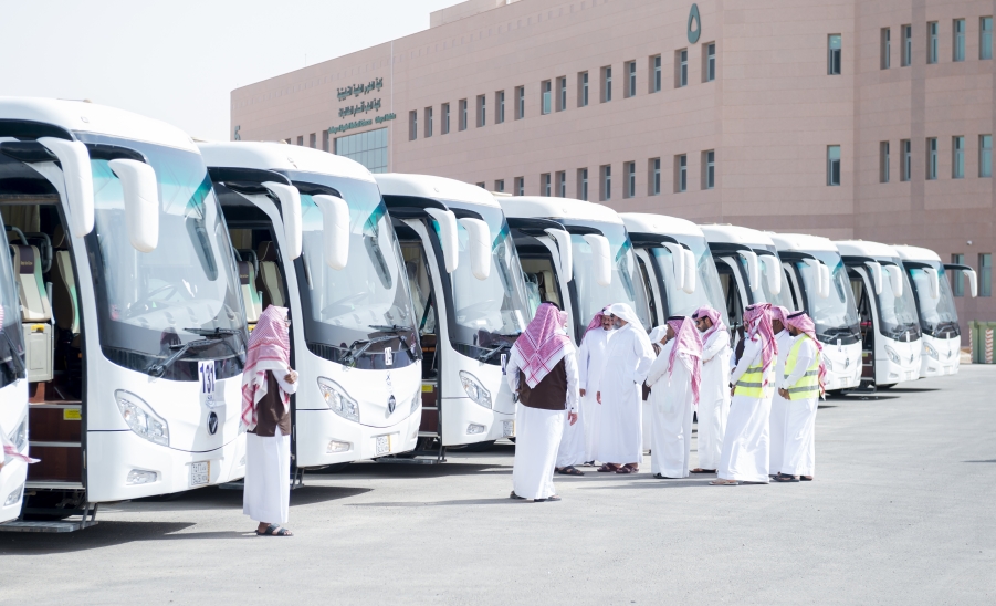 تفقد عدد من مواقع حافلات نقل الطالبات