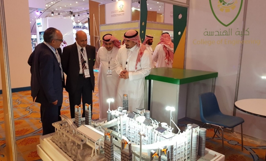 كلية الهندسة تشارك في الملتقى السعودي للكهرباء 2017 م