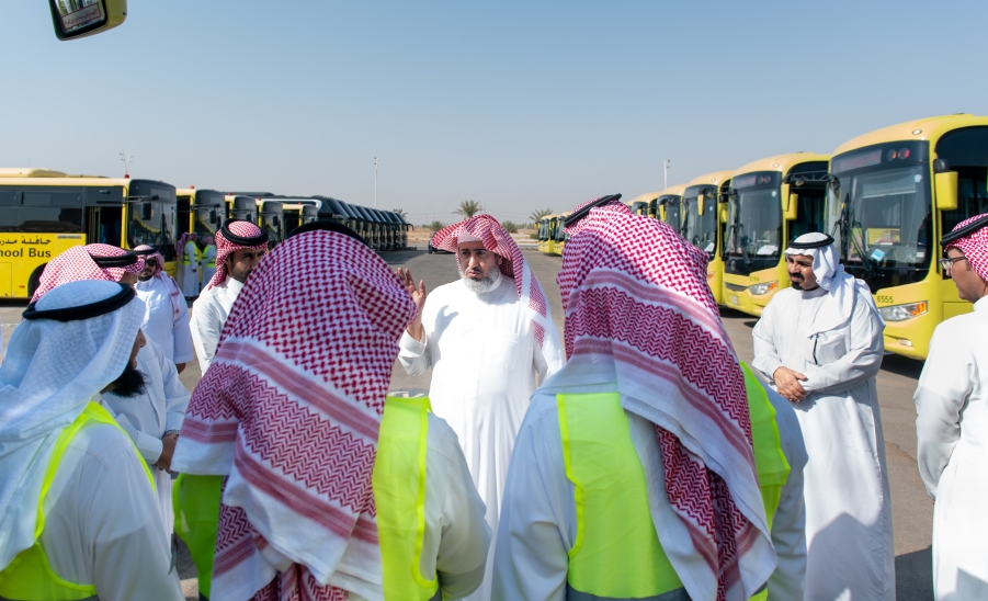 الجامعة تطلق خدمة النقل الجامعي للطالبات بحلته الجديدة للعام الجامعي ١٤٤٥هـ